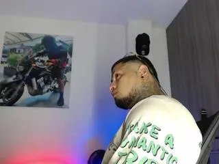 apolo_strongman from Flirt4Free