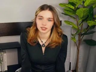 Explore sexy stripper Brittany_stumpf brittany_stumpf from Flirt4Free