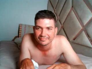 larry_colins from Flirt4Free