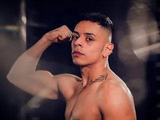 louis_brownn from Flirt4Free