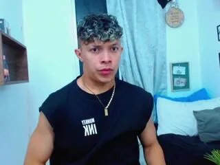 lucas_luxx from Flirt4Free