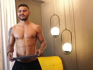 reik_von from Flirt4Free