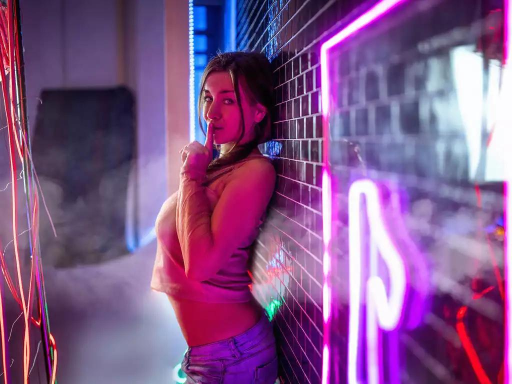 Sexy AnaHemsworth wants you to fuck her body now AnaHemsworth from LiveJasmin