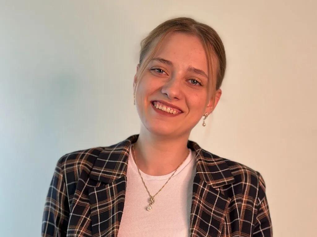 Try LiveJasmin's CherieVanmatre CherieVanmatre from LiveJasmin