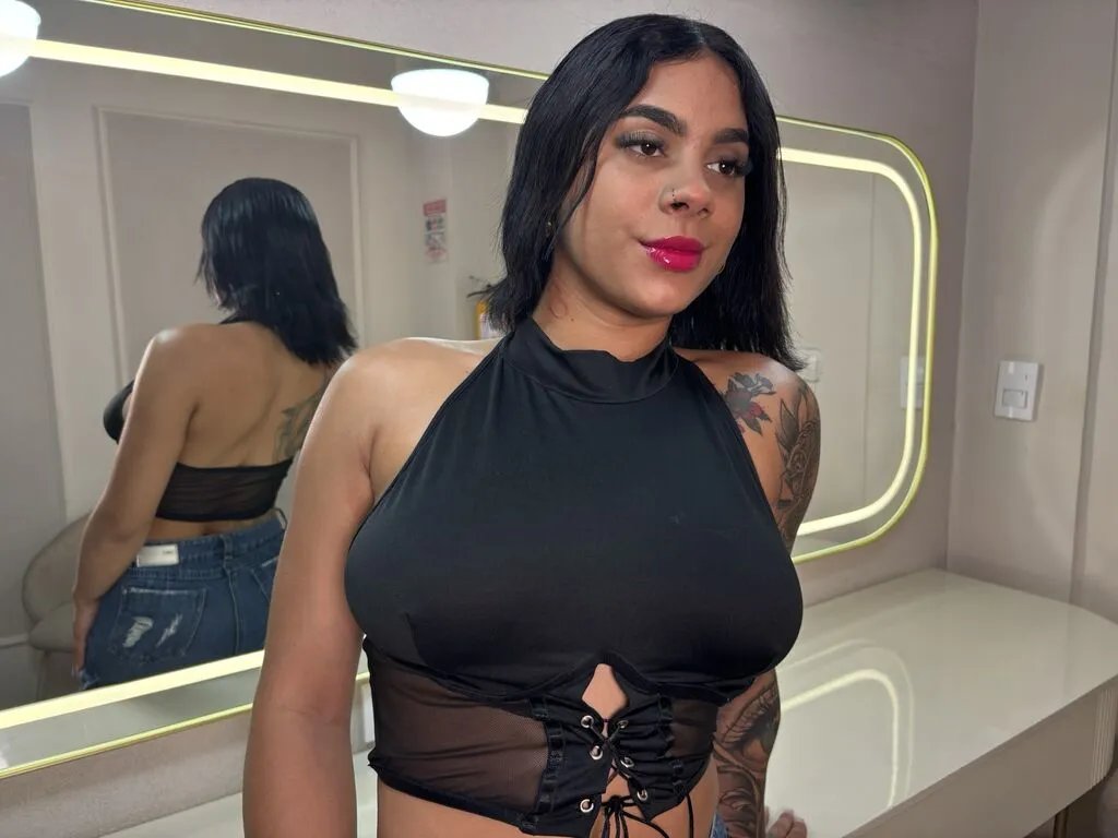 CloeeMilano from LiveJasmin