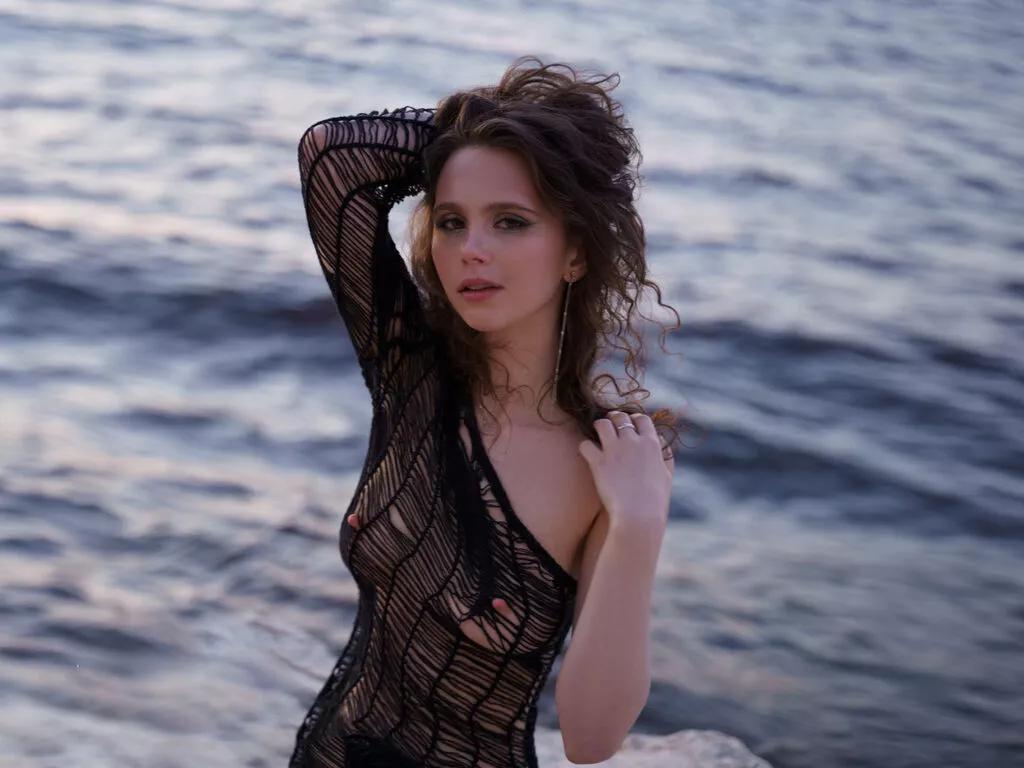 CristinaRous from LiveJasmin