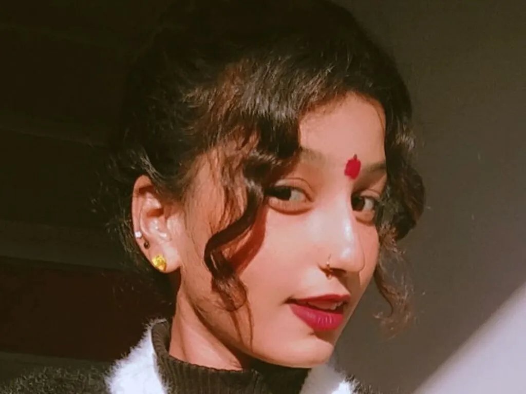 Naked DiaQuin wants you to fuck her body now DiaQuin from LiveJasmin