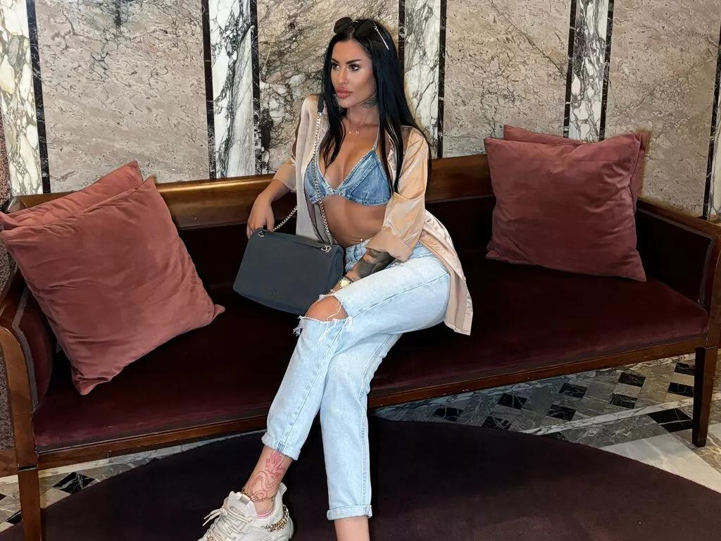 Masturbate to LiveJasmin's EllieKey EllieKey from LiveJasmin