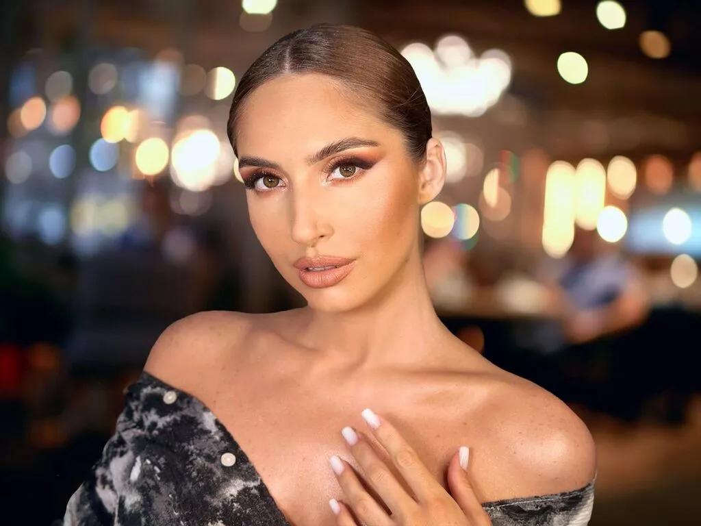 Discover EllieSin, she wants to masturbate for you EllieSin from LiveJasmin