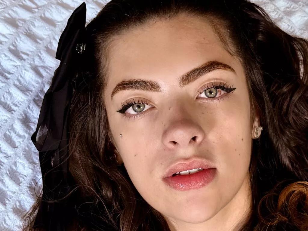 Try IrisWarren, she wants to masturbate for you IrisWarren from LiveJasmin