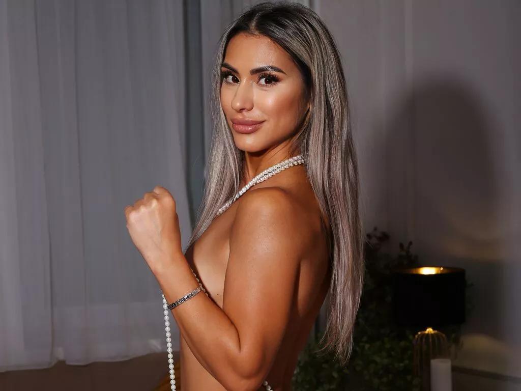 Watch LiveJasmin's JullyBlair JullyBlair from LiveJasmin