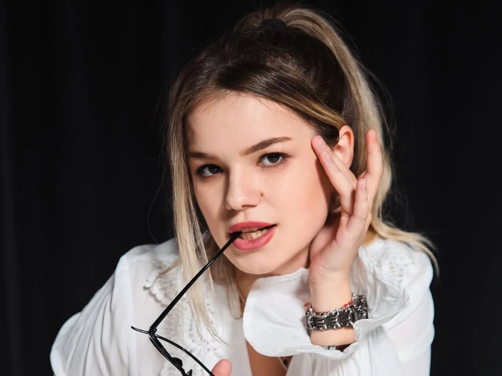 Try KellyHayden, she wants to masturbate for you KellyHayden from LiveJasmin