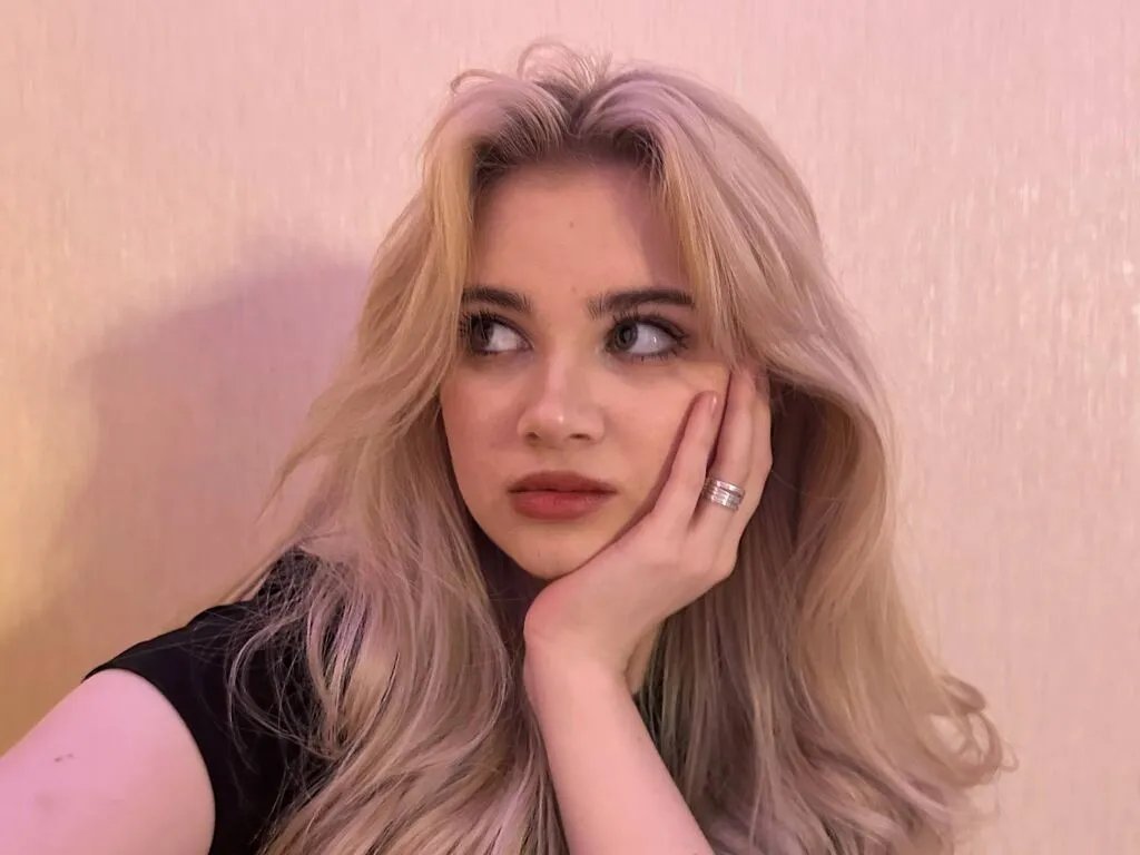 LatoyiaCanpos from LiveJasmin