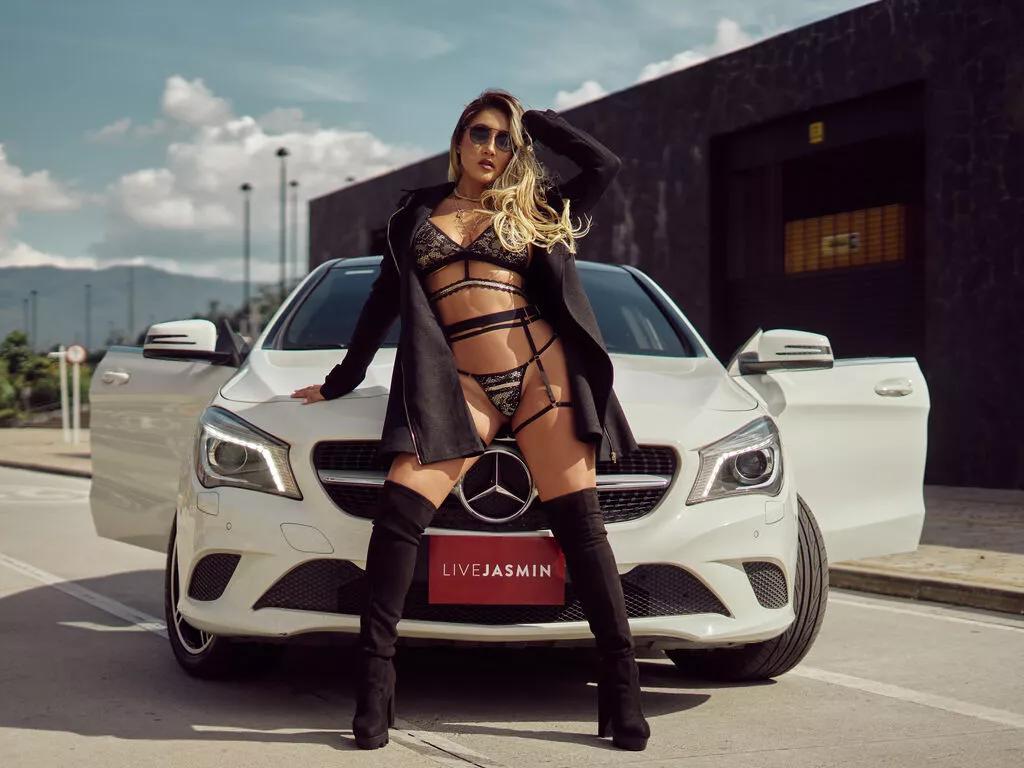 Explore naked model LaurenVenezs LaurenVenezs from LiveJasmin