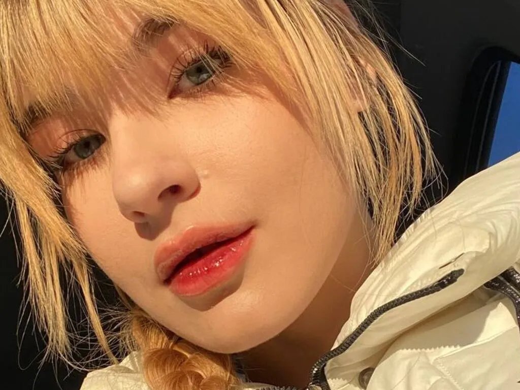 MarianaMeola from LiveJasmin