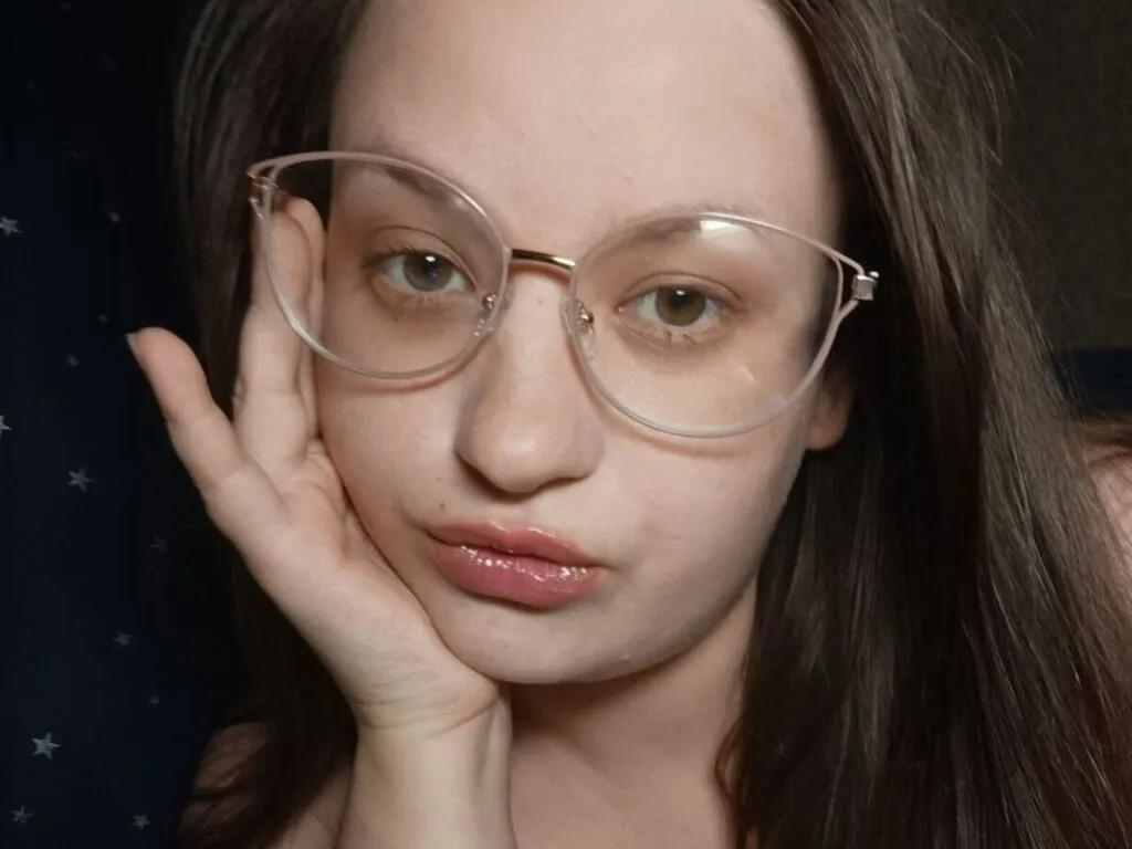 Sexy MelissaFlowers wants you to fuck her body now MelissaFlowers from LiveJasmin