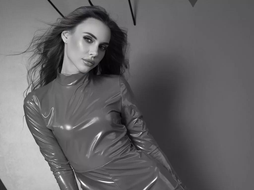 Discover 32 years old MichelleRouz from LiveJasmin MichelleRouz from LiveJasmin