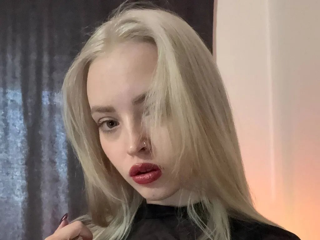 MunaLoon from LiveJasmin