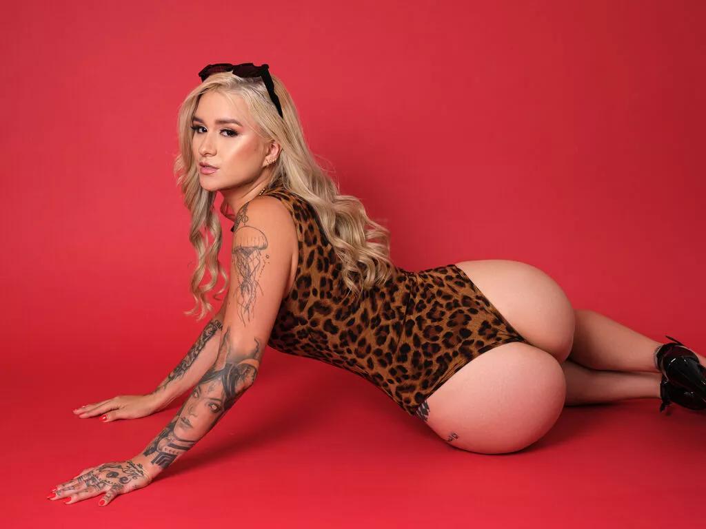 Watch PamelaCaruso, she wants to masturbate for you PamelaCaruso from LiveJasmin