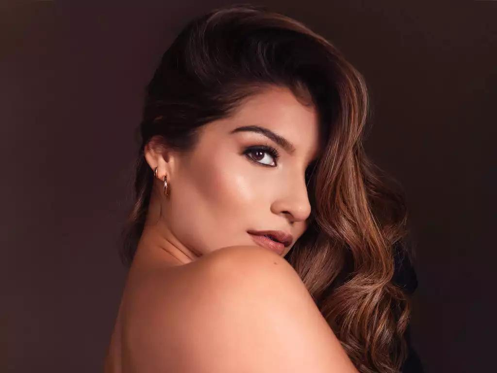 SarahStuart from LiveJasmin