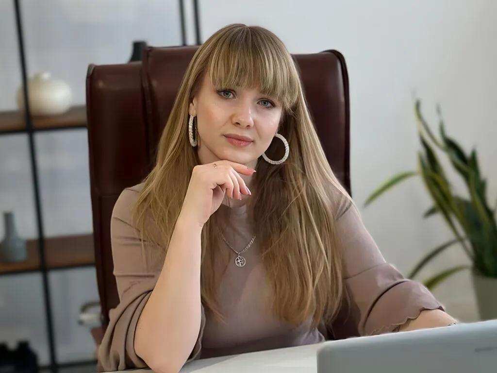 Discover SofiaBellweather, she wants to masturbate for you SofiaBellweather from LiveJasmin