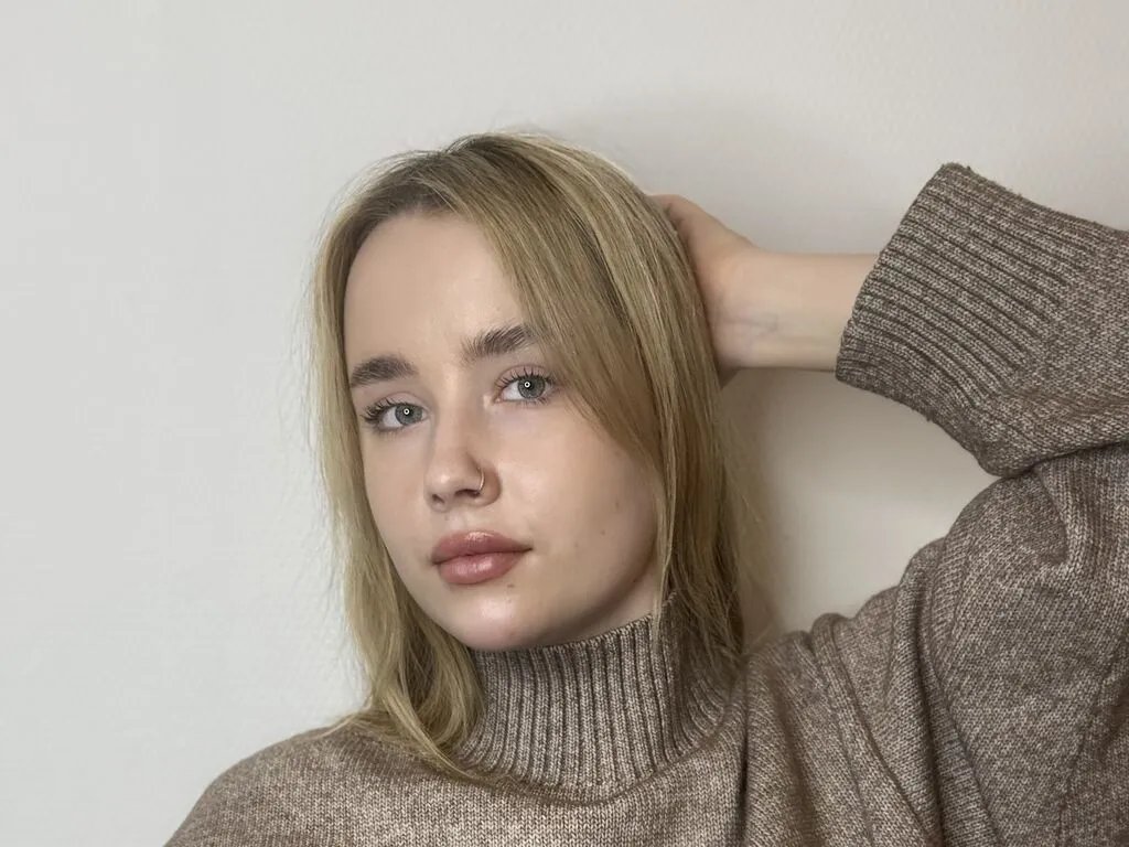 TeishaCaram from LiveJasmin