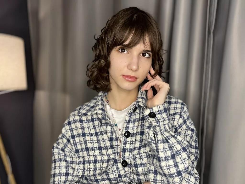 Masturbate to sexy performer TheaDaffin TheaDaffin from LiveJasmin