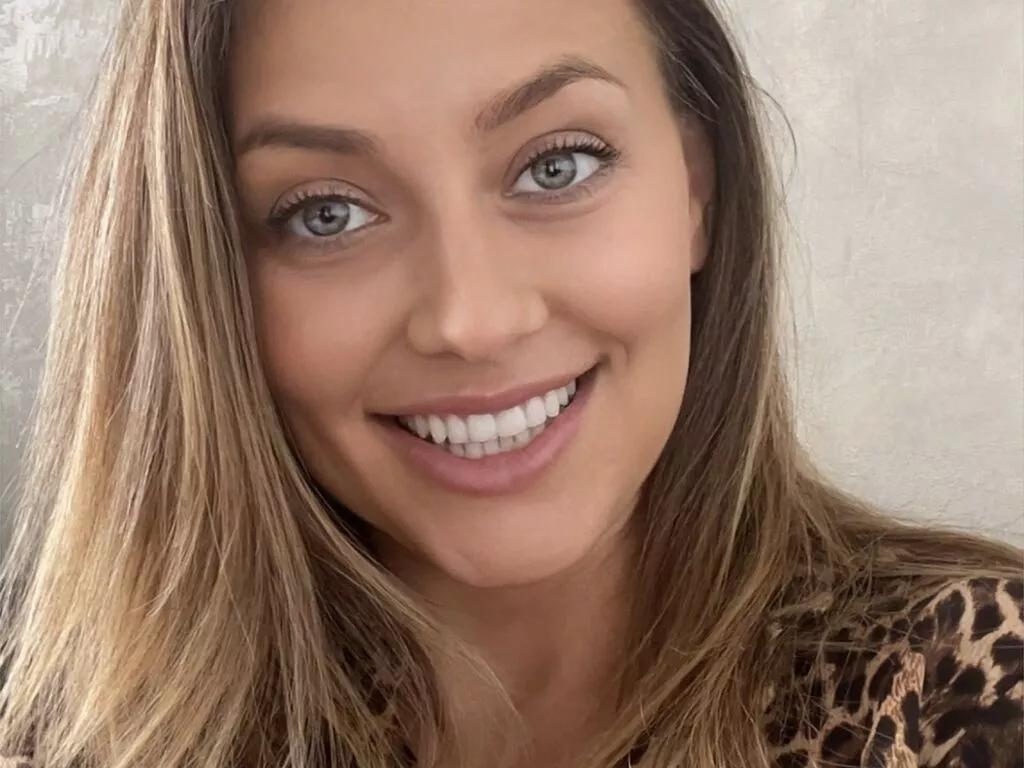 Slutty VeraSurikova wants you to fuck her body now VeraSurikova from LiveJasmin