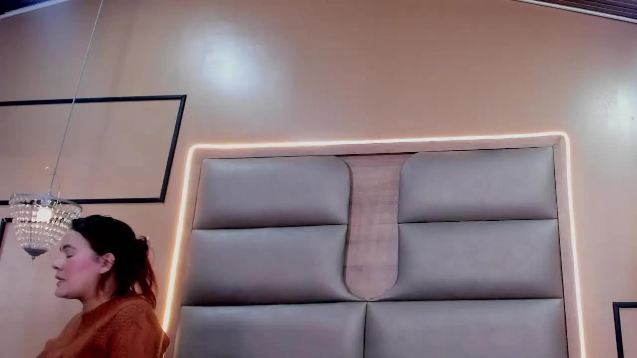 Naked Averagedkiss1 wants you to fuck her body now Averagedkiss1 from Streamray