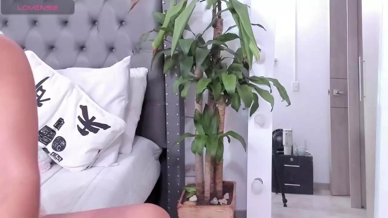 Offline ChloeSmith on Streamray