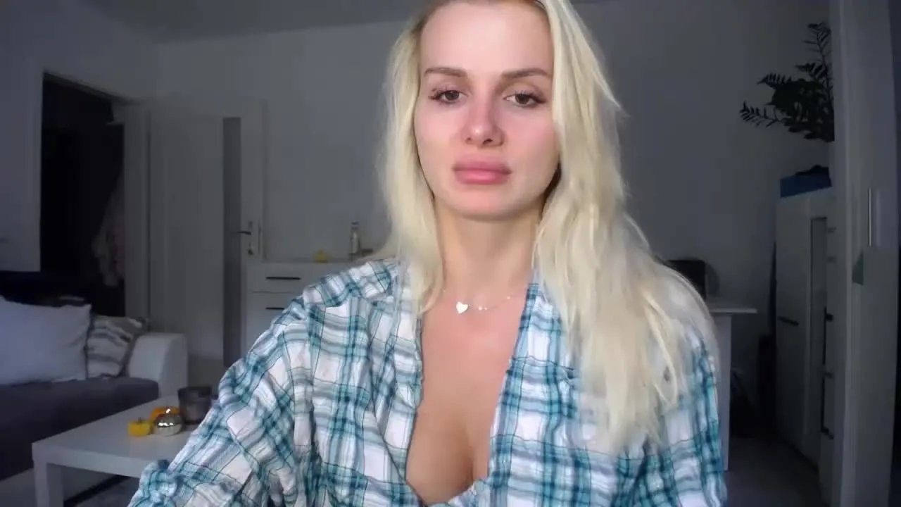 CorneliaDoll from Streamray