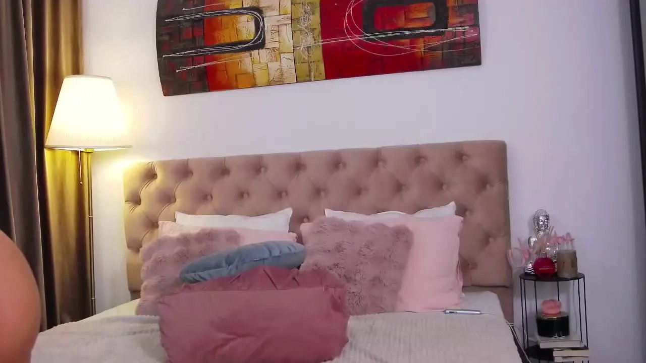 Offline LaylaK on Streamray