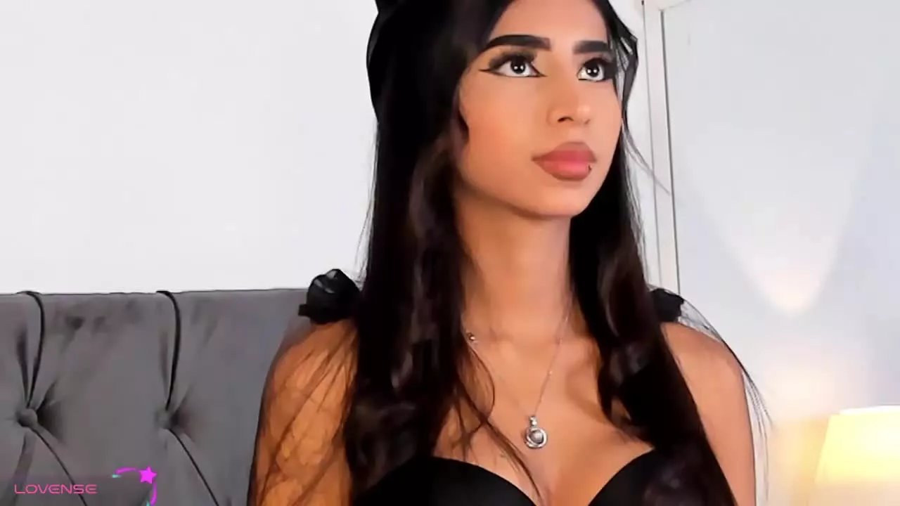 Offline ParisRosee on Streamray