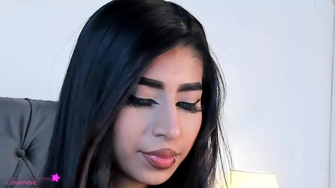 Offline ParisRosee on Streamray