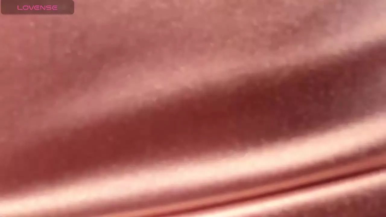 Offline ParisRosee on Streamray