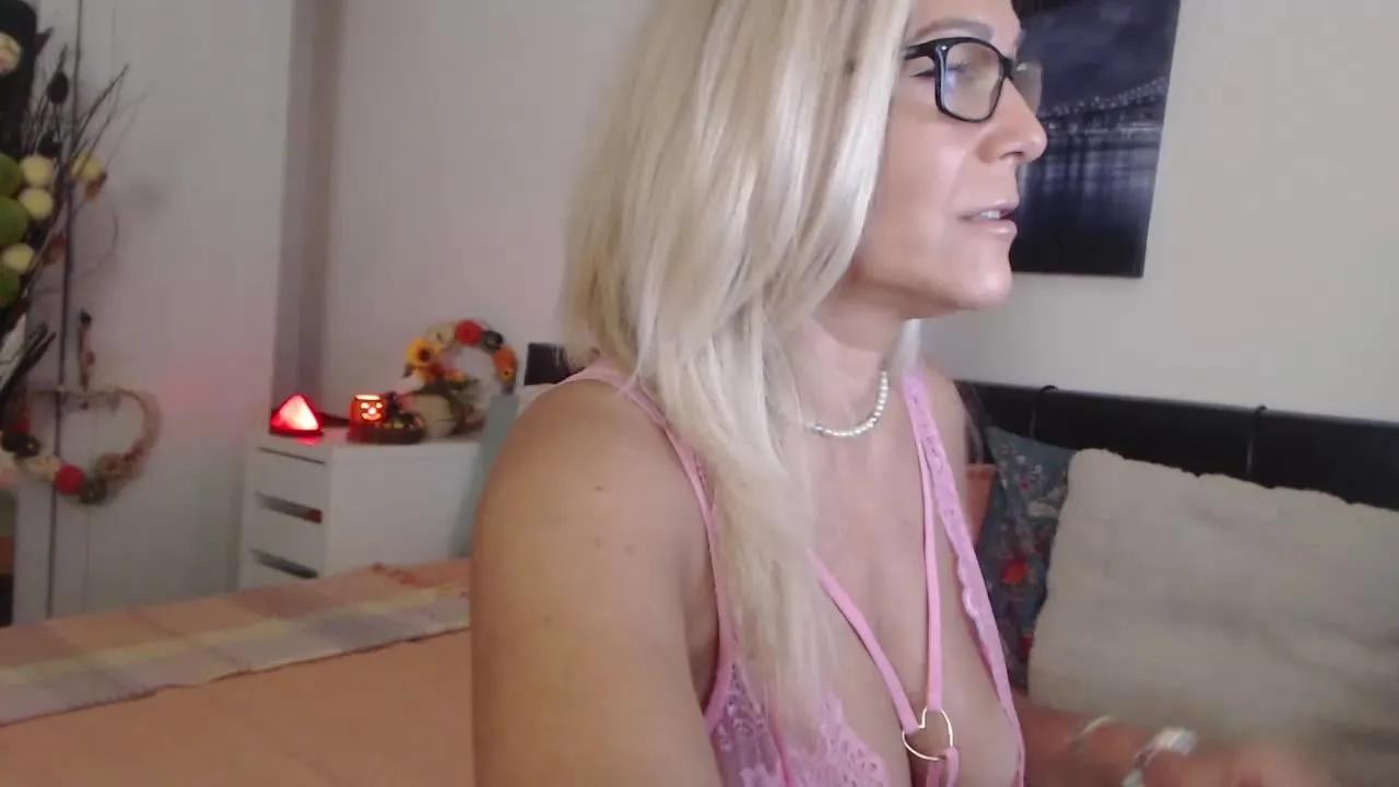 Reeya from Streamray