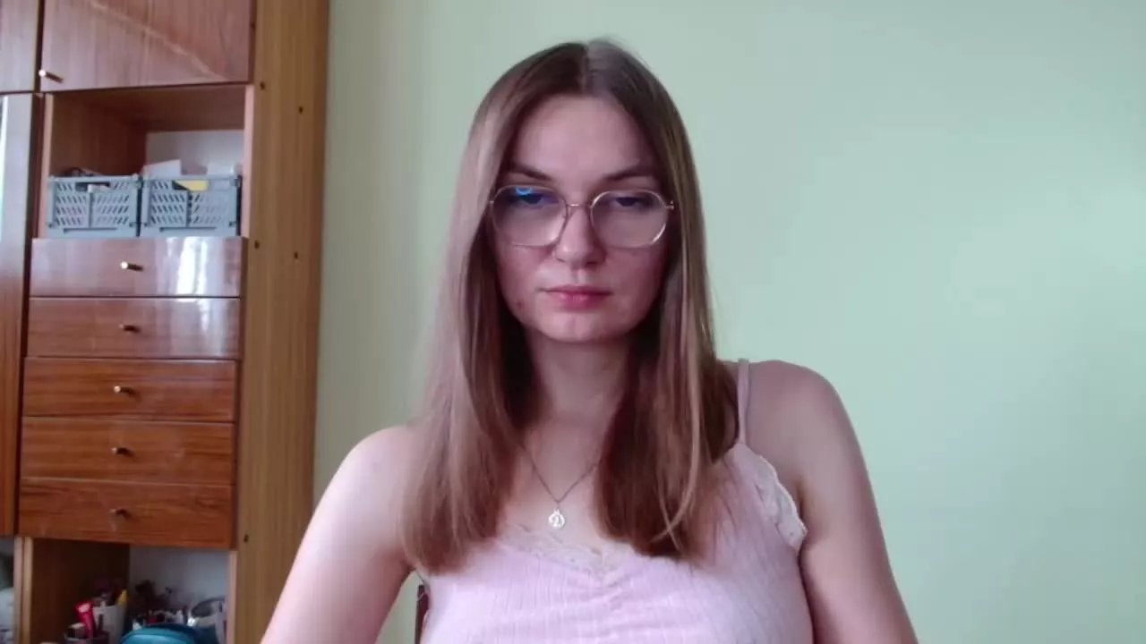 Offline tastyELLYY on Streamray