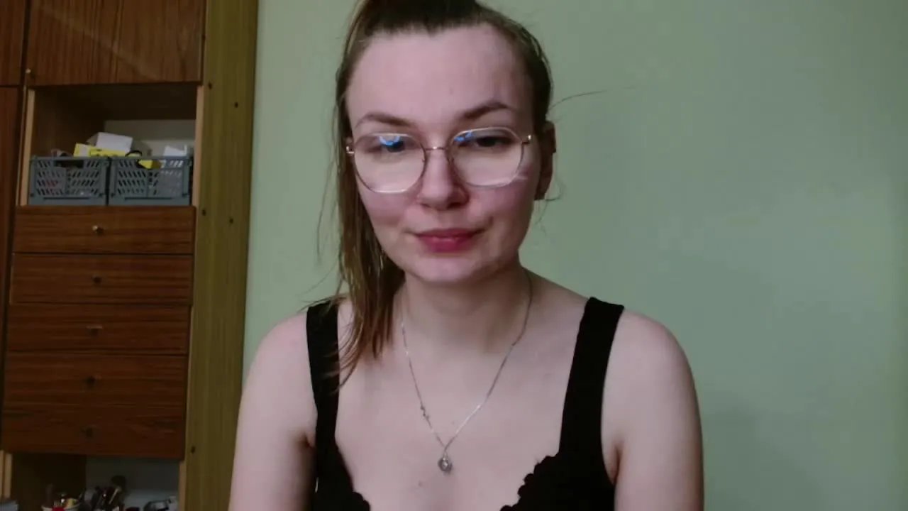 Offline tastyELLYY on Streamray