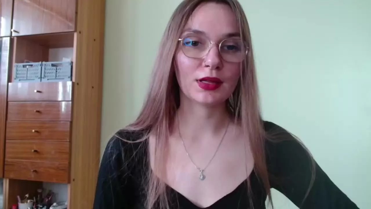 Offline tastyELLYY on Streamray