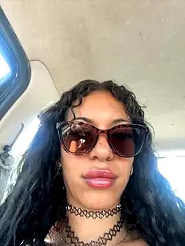 Sexy AlyssaHottv_ wants you to fuck their body now AlyssaHottv_ from StripChat