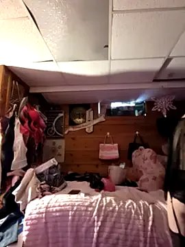 BeautifulFire23 from StripChat