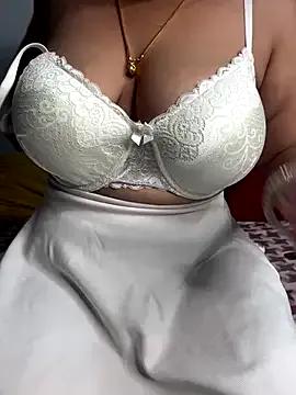 Boldcat143 from StripChat