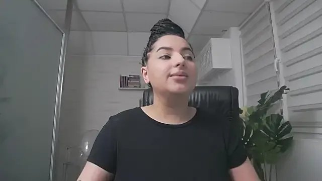 BustyAllyy from StripChat