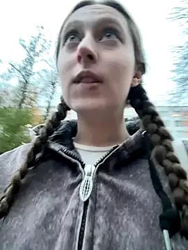 Masturbate to StripChat's FroggyAnna FroggyAnna from StripChat