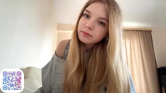 Masturbate to 23 years old FruityXo from StripChat FruityXo from StripChat