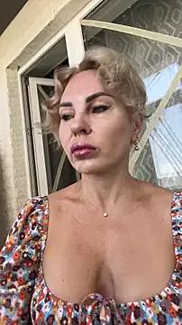 Cute Hotnessi wants you to fuck her body now Hotnessi from StripChat