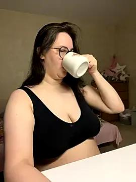 hungry1bunny from StripChat