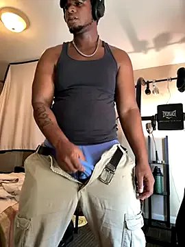 KeYBuMp323 from StripChat