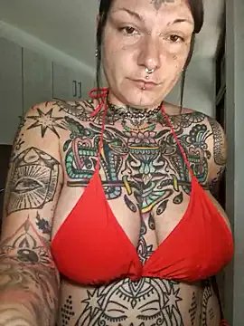 lizzardqueeen from StripChat