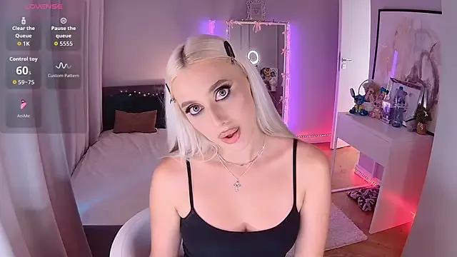 Watch naked slut LoryWood LoryWood from StripChat